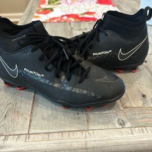 Size 3, Nike phantom soccer cleats